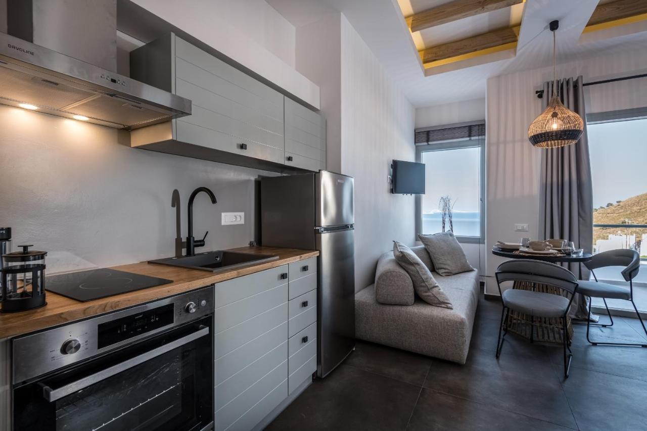 Vivere Luxury Suites Pera Gyalos Ngoại thất bức ảnh