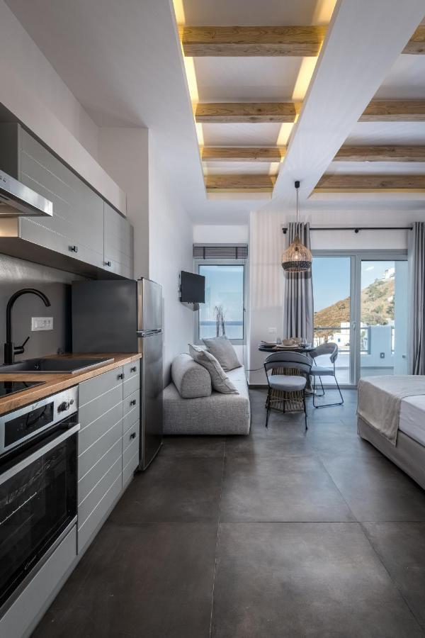 Vivere Luxury Suites Pera Gyalos Ngoại thất bức ảnh