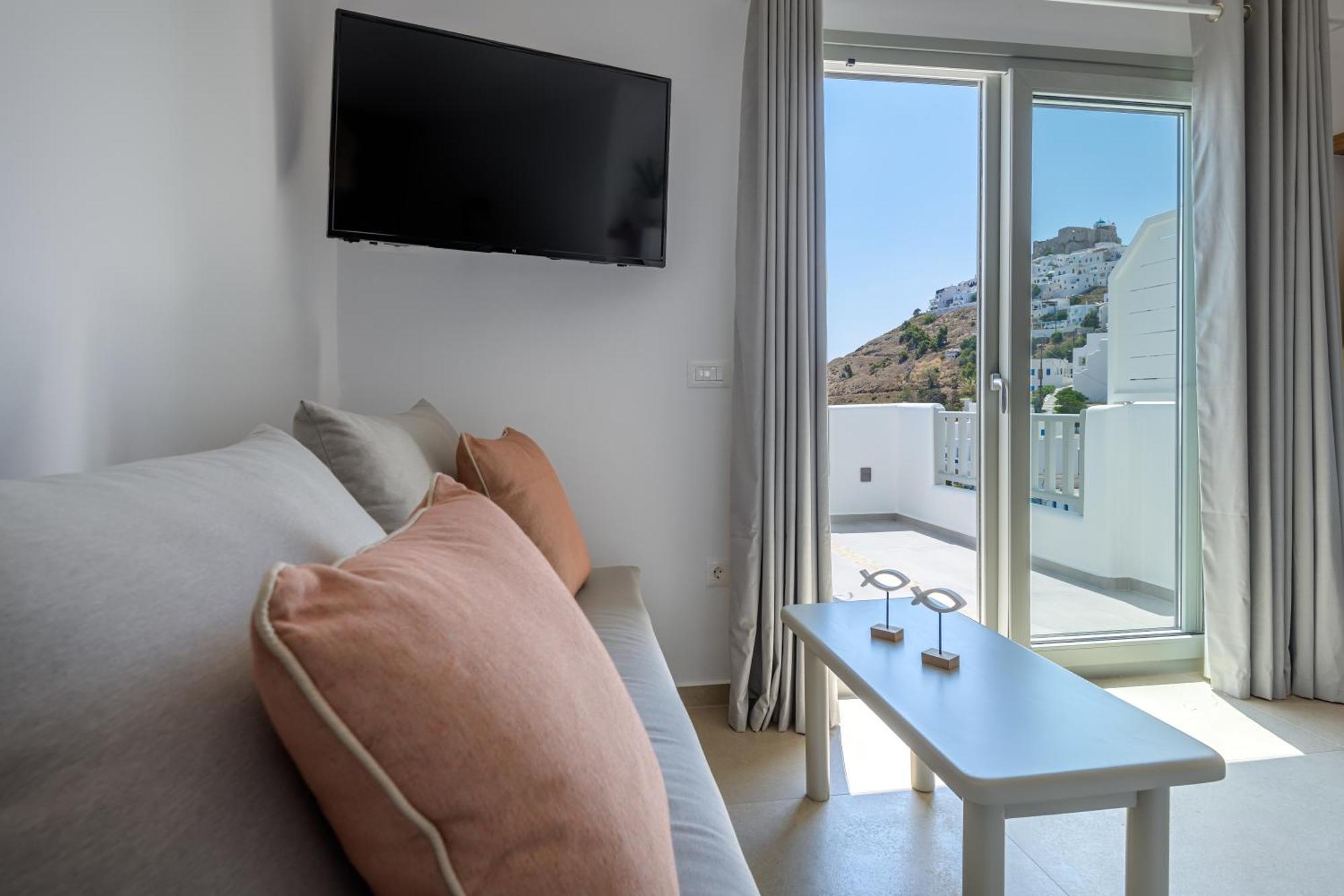 Vivere Luxury Suites Pera Gyalos Ngoại thất bức ảnh